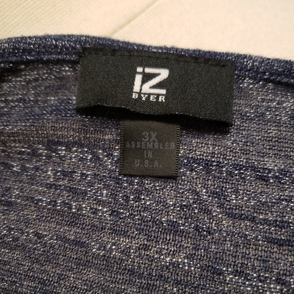 iZ Byer 3xl 3/4 sleeve lightweight top - Picture 6 of 8